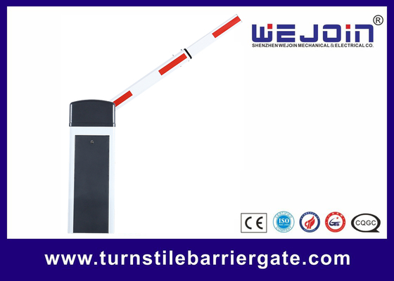 สีดํา 6m Telescopic Straight Arm Barrier Gate DC24V การควบคุมการเข้าถึงเครื่องยนต์ไร้แปรง