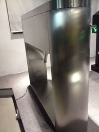 สำนักงานในร่ม Face Access Control ขาตั้งกล้องหมุนได้พร้อมหน้าสัมผัสลายนิ้วมือขาตั้งกล้องหมุนได้