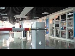 ประตูกั้นที่จอดรถพร้อมตัวยึดบูมสองทิศทาง